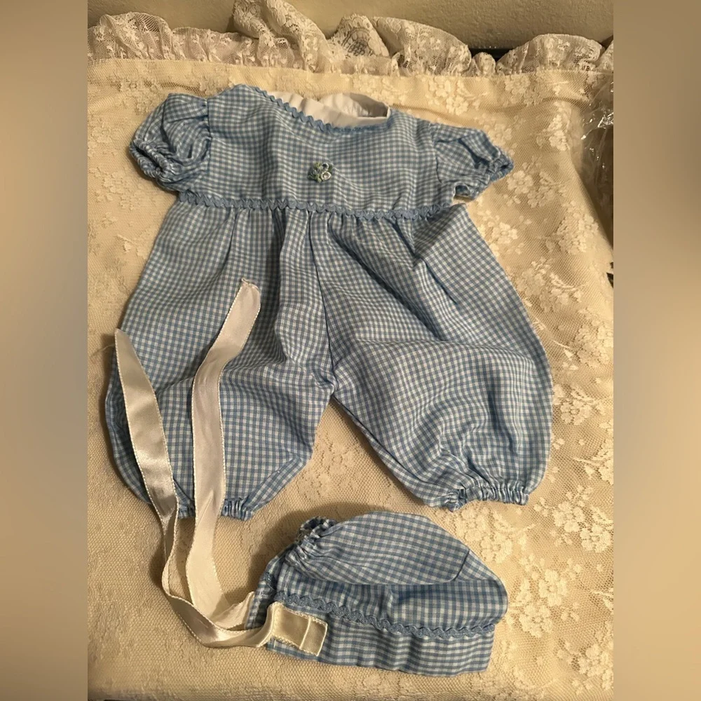 Bundle of two doll outfits vintage